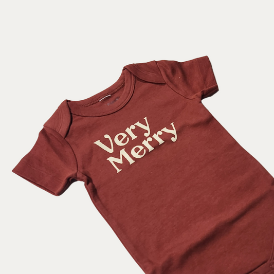 VERY MERRY | ORGANIC ONESIE | RUST