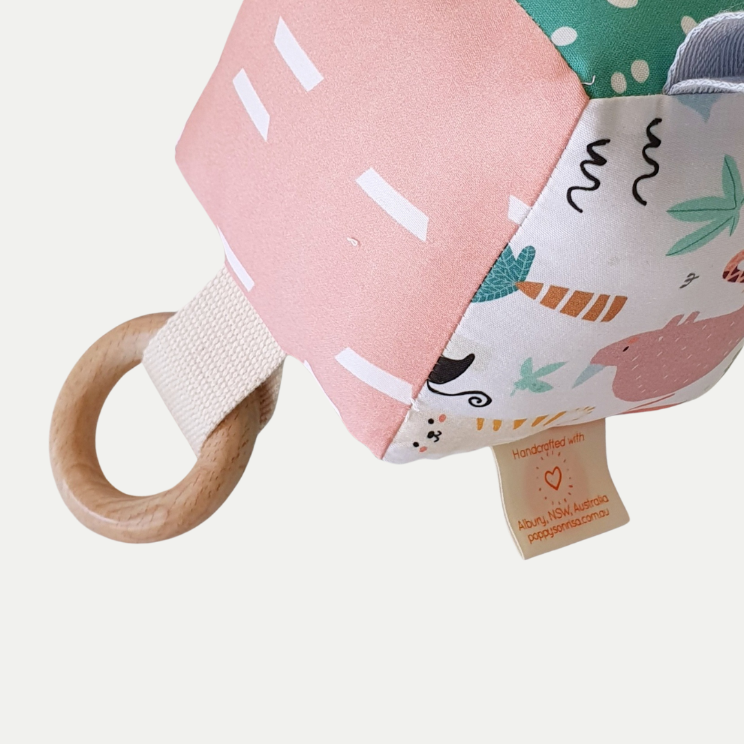 SOFT SENSORY CUBE | ON SAFARI