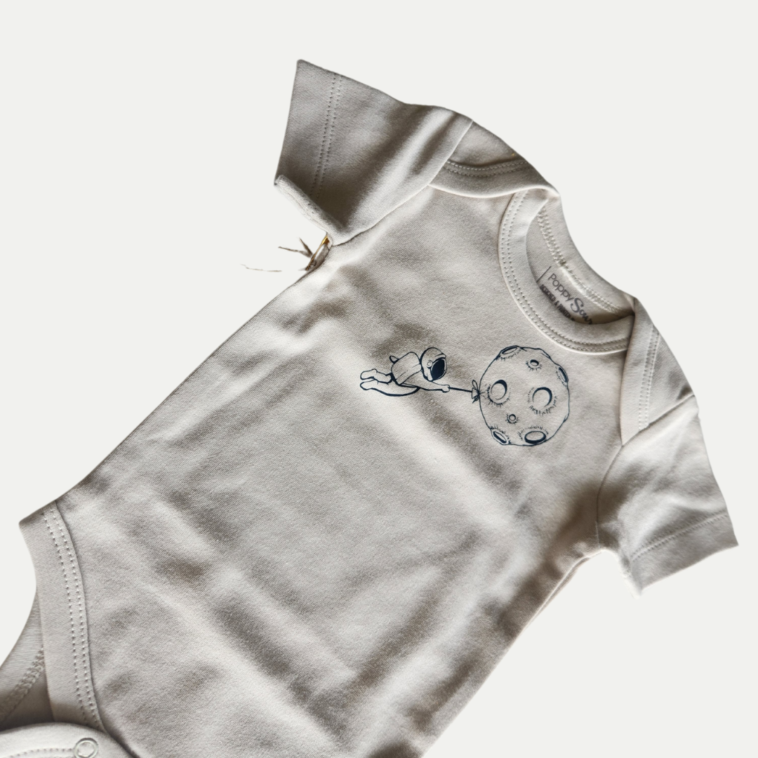 ORGANIC ONESIE | SPACEMAN | STONE