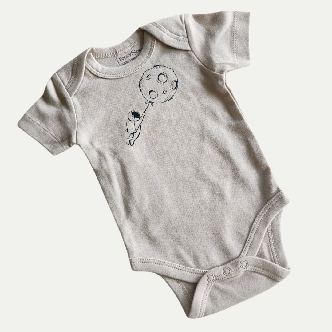 ORGANIC ONESIE | SPACEMAN | STONE