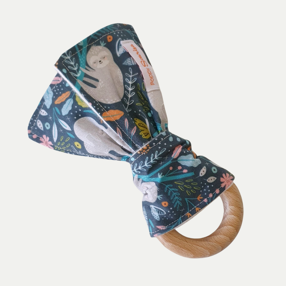 HANGIN ON | SENSORY RATTLE – POPPY SONRISA